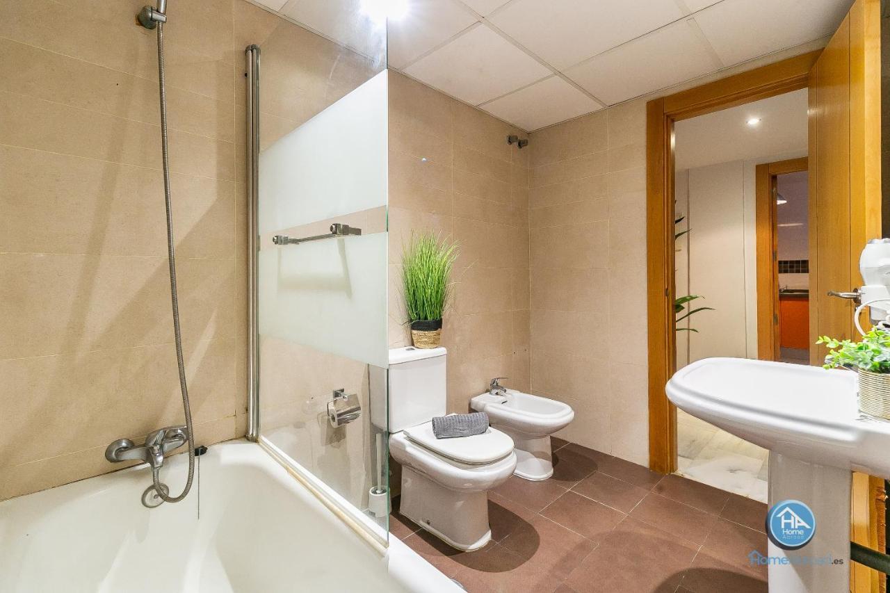 Malaga Boutique Stay - Carlos Haya Area With Parking エクステリア 写真
